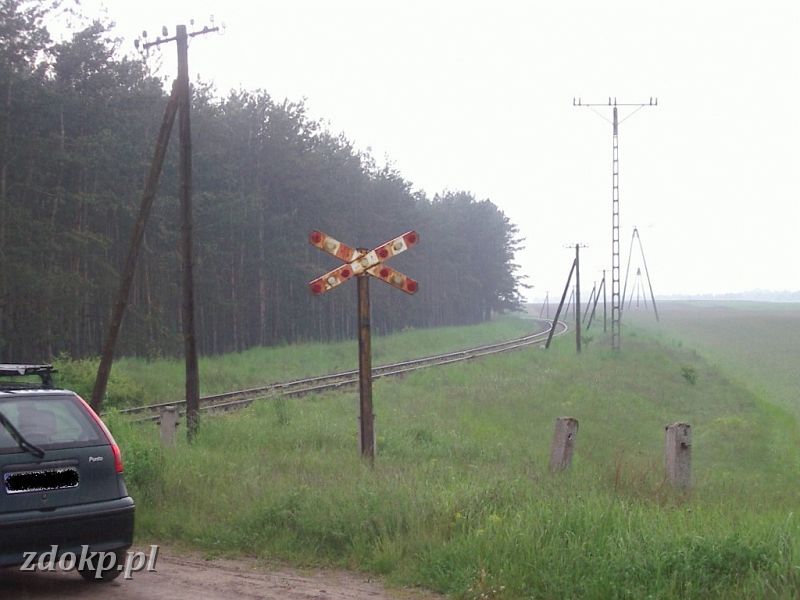 2005-05-23.138a stawiany-slawa widok w str. slawy.jpg - linia Gniezno Winiary -Sawa Wlkp.- widok w kierunku Sawy Wlkp. 36.6 km